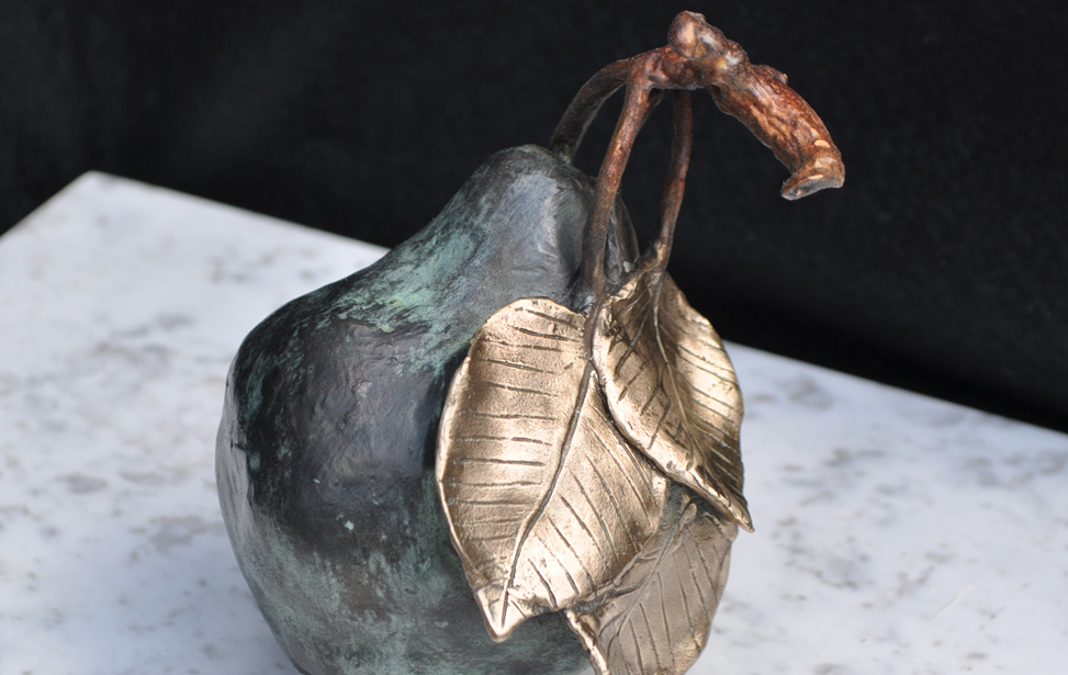 Brown Leaf Apple 1